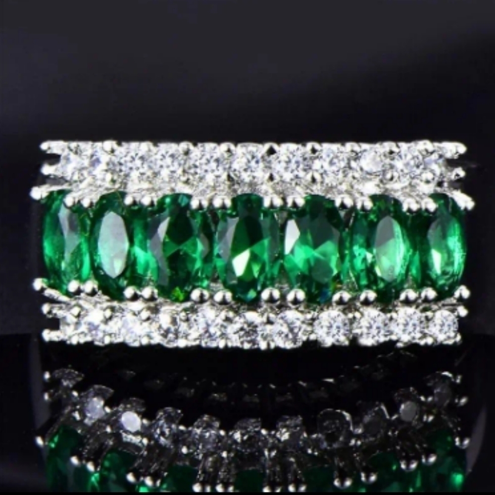 New Stunning women's green ring - Picture 3 of 3